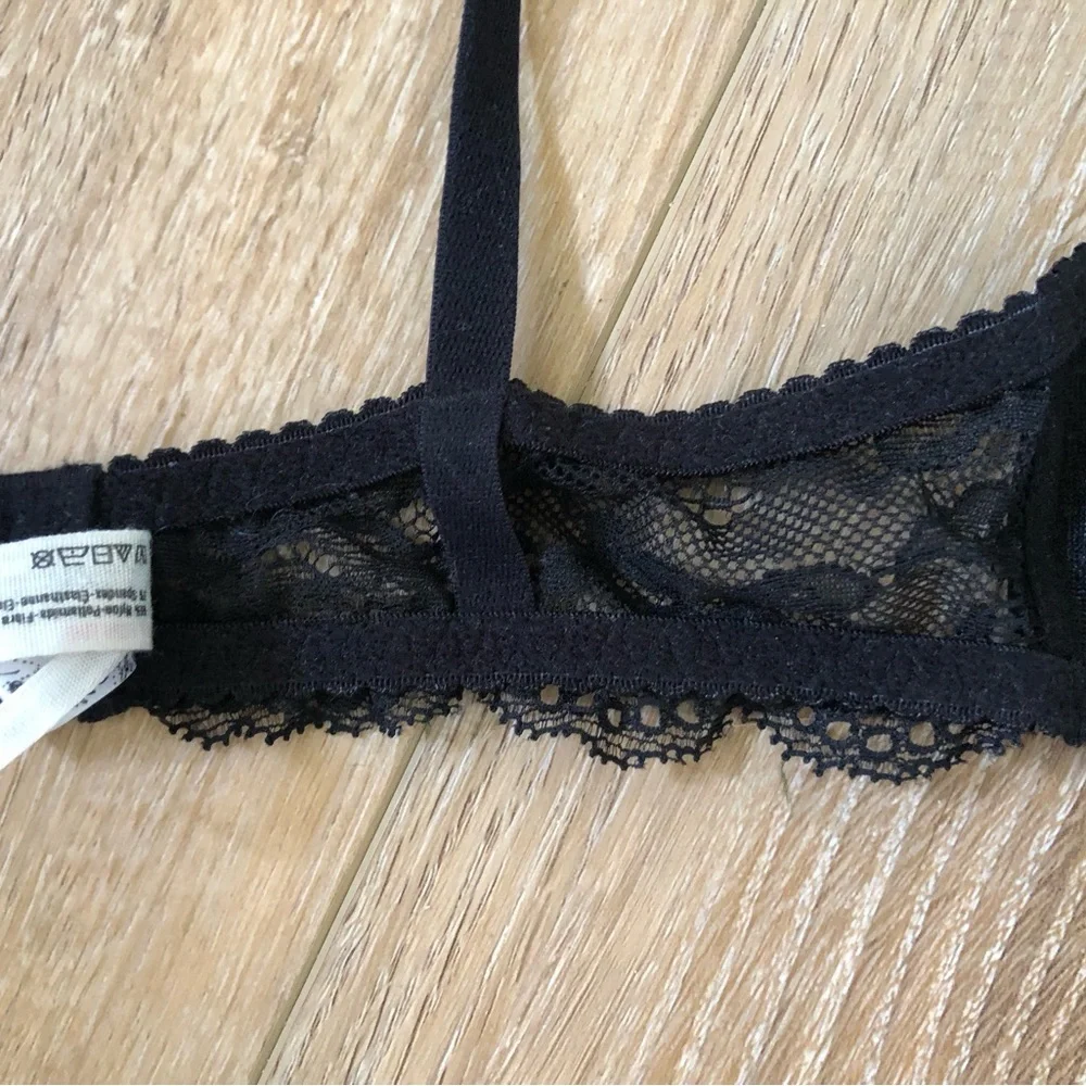 Free People Intimately Black Underwire Lace Bra Size 32‎ C